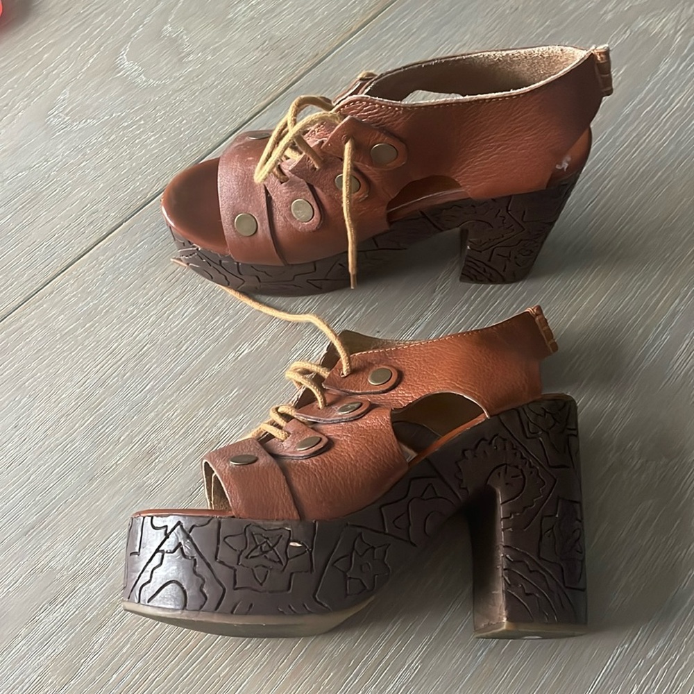 Free People Tan Leather Lace Front Platform Clog Sandals - Picture 2 of 9